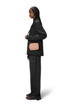 Cargar imagen en el visor de la galería, Box Bag Micro - Coy