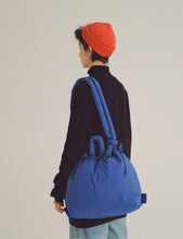 Load image into Gallery viewer, Bolsa blanda Ona: Algodón a rayas rojas