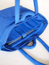 Load image into Gallery viewer, Bolsa Nuage: Azul cobalto