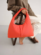 Load image into Gallery viewer, Bolso Nico: Rojo cereza