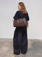 Load image into Gallery viewer, Bolso Brooklyn cuero vegano premium: Chocolate