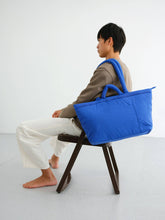 Load image into Gallery viewer, Bolsa Nuage: Azul cobalto