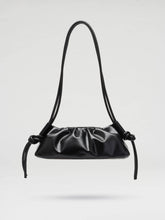 Cargar imagen en el visor de la galería, Bolso Dumpling de cuero vegano con doble asa ajustable: Negro