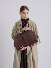 Load image into Gallery viewer, Bolso Brooklyn cuero vegano premium: Chocolate