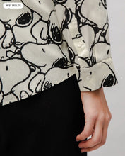 Cargar imagen en el visor de la galería, Blusa Viscosa Peanuts B&W Ecru