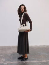 Load image into Gallery viewer, Bolso Baguette Ona: Azul cobalto