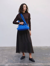 Load image into Gallery viewer, Bolso Baguette Ona: Azul cobalto