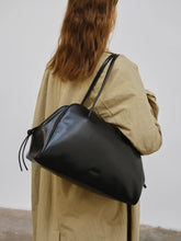 Load image into Gallery viewer, Bolso Brooklyn cuero vegano premium: Chocolate