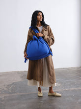 Cargar imagen en el visor de la galería, Bolsa blanda Ona grande: Coral