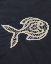 Cargar imagen en el visor de la galería, Camisa oversize bordada a mano fish Kurtis