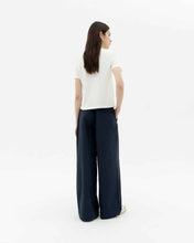 Load image into Gallery viewer, Camiseta blanca blurry flower Ida