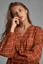 Load image into Gallery viewer, Nubethesda Dress - lacontra