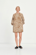 Cargar imagen en el visor de la galería, Aram short dress aop 10783 - lacontra