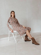 Load image into Gallery viewer, VESTIDO CAMISERO RETRO - lacontra
