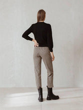 Load image into Gallery viewer, PANTALÓN CHINO CUADROS - lacontra
