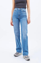 Load image into Gallery viewer, Moxy Straight - Cape Sky Worn - lacontra
