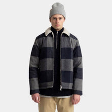 Cargar imagen en el visor de la galería, RVLT - Padded Overshirt - lacontra