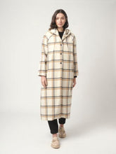 Load image into Gallery viewer, Camil Coat - Sand Check - lacontra