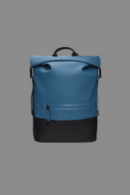Cargar imagen en el visor de la galería, Trail Rolltop Backpack - Pulse
