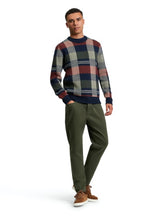 Cargar imagen en el visor de la galería, Jacquard Check Crew in Dark Navy
