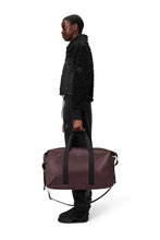 Load image into Gallery viewer, Hilo Weekend Bag - Depth

