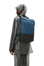 Cargar imagen en el visor de la galería, Trail Rolltop Backpack - Pulse
