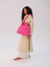 Cargar imagen en el visor de la galería, Bolsa blanda Ona: Azul algodón + Raya marrón
