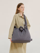 Cargar imagen en el visor de la galería, Bolsa Grande Ona Soft: Azul cobalto
