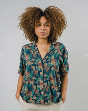 Load image into Gallery viewer, FLOWER VICHY ALOHA BLOUSE NAVY
