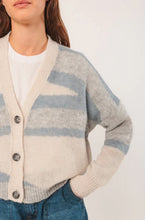 Cargar imagen en el visor de la galería, CHAQUETA ALPACA INTARSIA
