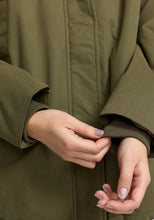 Load image into Gallery viewer, Hooded Jacket / 77339 - Army
