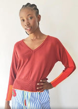 Load image into Gallery viewer, Jersey Chispa Vino
