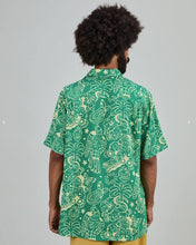 Load image into Gallery viewer, Camisa Aloha Asis Percales Crocodylus - Verde
