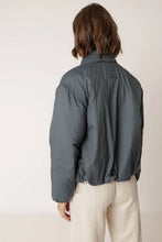 Load image into Gallery viewer, ABRIGO ACOLCHADO SNAP
