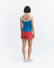 Cargar imagen en el visor de la galería, Top rib azul contraste blanco Julia

