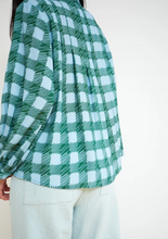 Load image into Gallery viewer, Camisa Magia Azul
