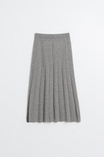 Cargar imagen en el visor de la galería, FALDA MIDI CANALÉ CON CASHMERE
