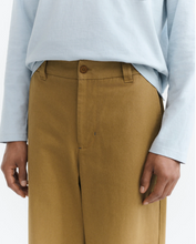 Cargar imagen en el visor de la galería, Pantalón loose Marc - Light Oak
