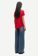 Cargar imagen en el visor de la galería, Majan ss shirt 9942 - Haute Red
