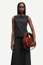 Load image into Gallery viewer, SATHEA TOP - Black
