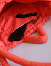Cargar imagen en el visor de la galería, Bolsa blanda Ona grande: Coral
