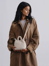 Cargar imagen en el visor de la galería, Bolsa blanda Micro Ona: Melocotón suave
