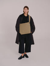 Cargar imagen en el visor de la galería, Bolso Luca: Blanquecino + Óxido
