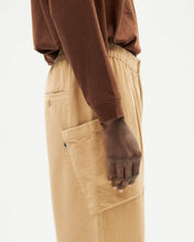 Load image into Gallery viewer, Pantalón beige pana Max - FIVE POCKETS
