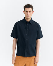 Cargar imagen en el visor de la galería, Camisa oversize bordada a mano fish Kurtis
