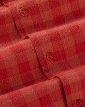 Cargar imagen en el visor de la galería, Camisa seersucker roja Paddy
