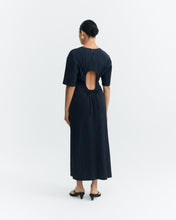 Load image into Gallery viewer, Vestido largo popcorn abertura espalda Kina
