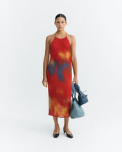 Load image into Gallery viewer, Vestido midi plisado rojo flowers Miriam
