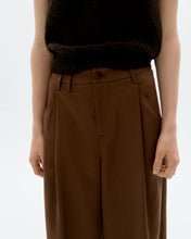 Load image into Gallery viewer, Pantalón wide leg pinza marrón Molly
