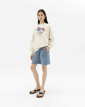 Load image into Gallery viewer, Sudadera blanca blurry flower Jimena
